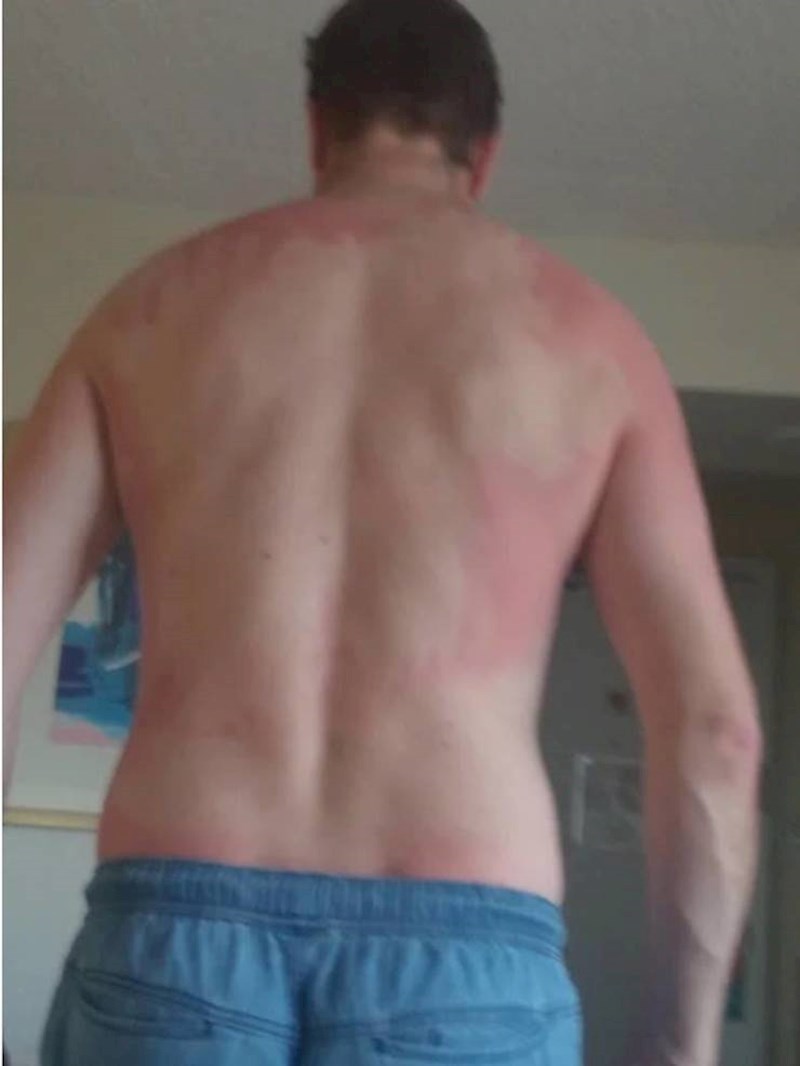 14. Tata koji je vjerovao svom klincu kad je u pitanju nanošenje kreme za sunčanje