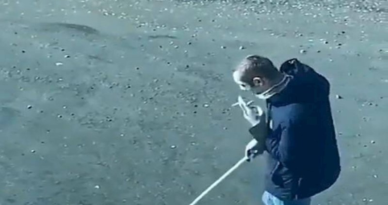 Čovjek je odglumio da šeće psa kako bi mogao izaći iz stana, pogledajte kako