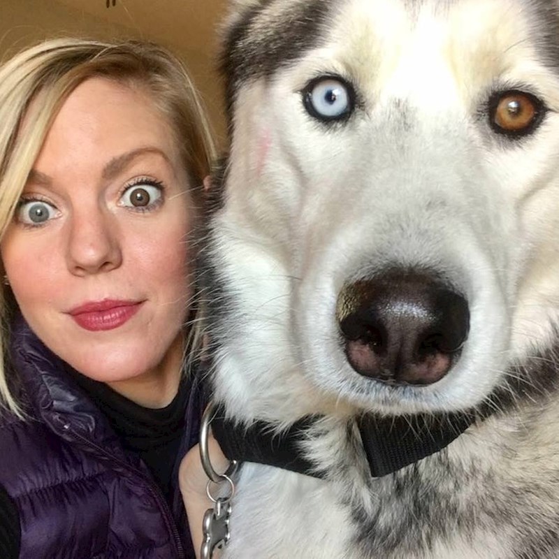 2. I vlasnica i pas imaju heterokromiju