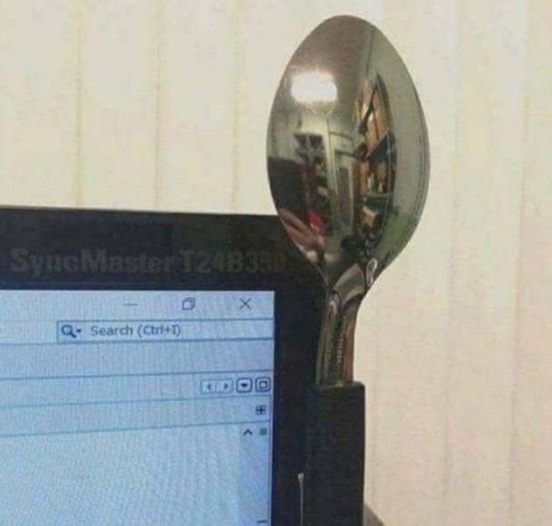 15. Kako kontrolira što joj dijete radi na internetu