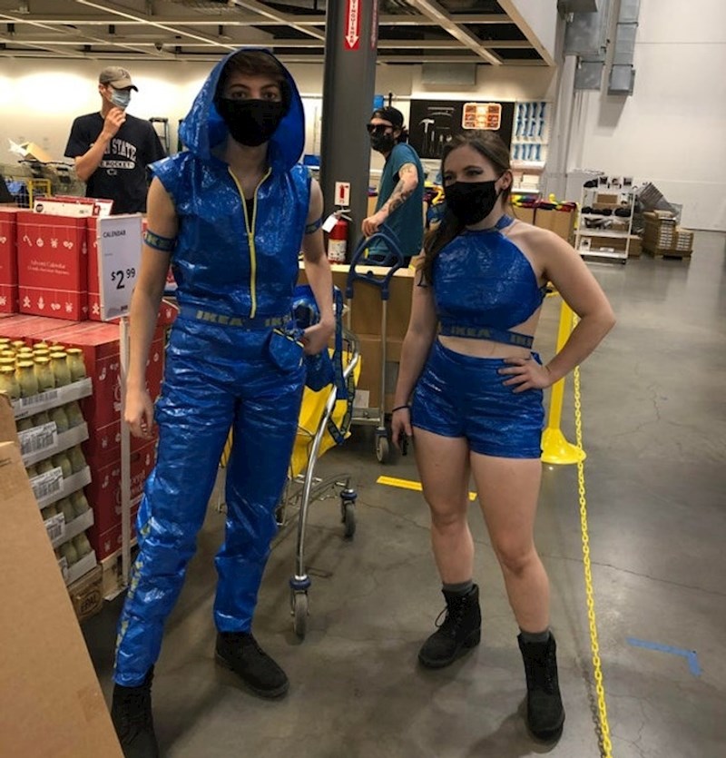 14. Napravili su kul outfite od vreća iz Ikee