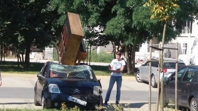 15. A mi smo mislili da klaviri padaju s neba samo u crtićima