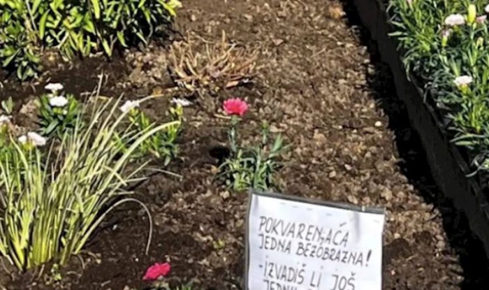 Netko je u vrtu kod Jaruna primijetio urnebesnu poruku i morao ju podijeliti sa svima