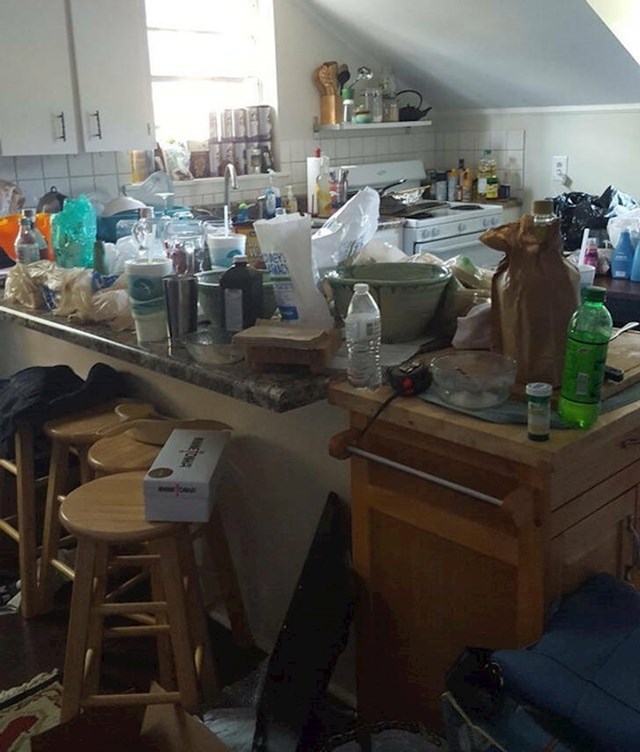 7. "Kako kuhinja izgleda kad me nema u stanu tjedan dana i kad je moj dečko zadužen za čišćenje."