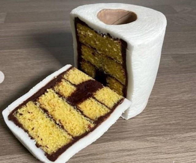 ...tortu u obliku toaletnog papira. :D