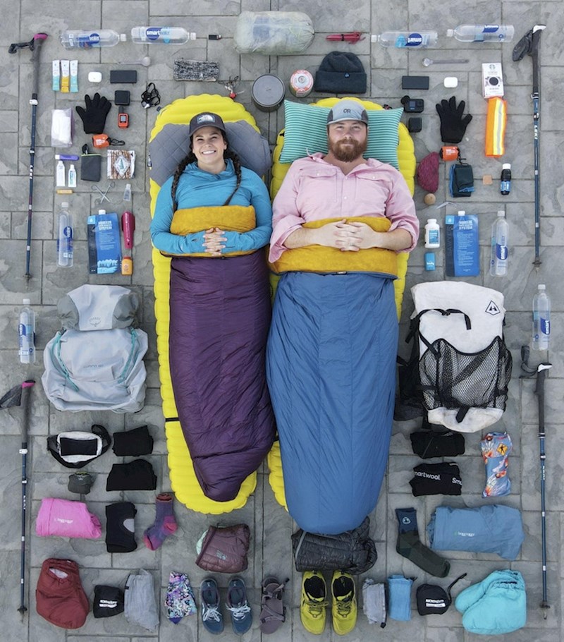 2. Ovo je sva oprema koju nose sa sobom na kampiranje