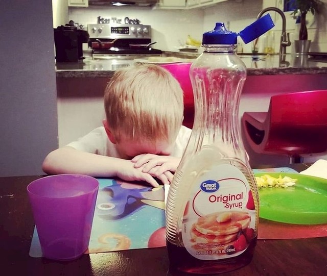 "Nismo mu dali da pije sirup iz boce."
