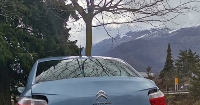 Svi se smiju Imoćanu koji je na originalan način "popravio" prtljažnik