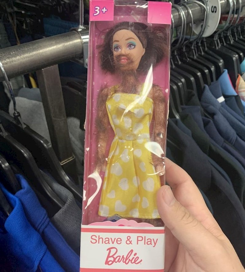 1. Dlakava barbika koju možete šišati i brijati