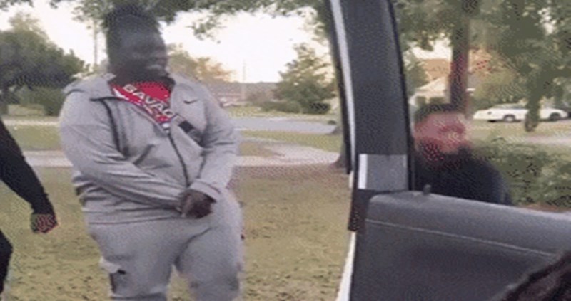 Pogledajte kako su prijatelji genijalno digli na foru ovog naivnog debeljka