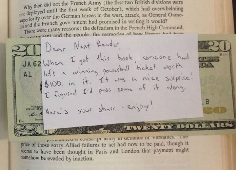 9. Pronašao sam iznenađenje u knjizi koju sam neki dan posudio