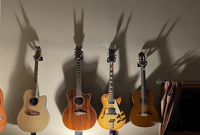 3. Sjene nastale od gitara izgledaju kao zmajevi