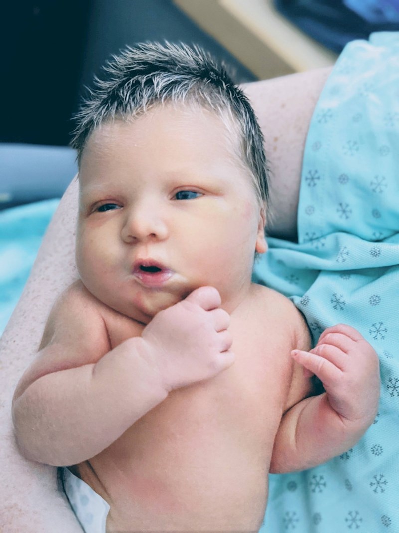 15. Bebač rođen s pramenovima😍