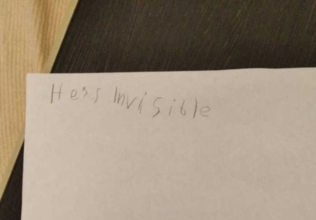12. "Moj sin je za zadaću morao nacrtati i opisati jednu imaginarnu životinju. Evo što je napravo. Ponosan sam."