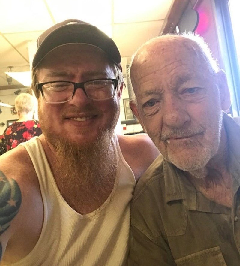 5. "Ovaj stariji čovjek pecao je pored mene i odlučio sam ga odvesti na ručak. Rekao je da godinama nije bio s nekim u restoranu."