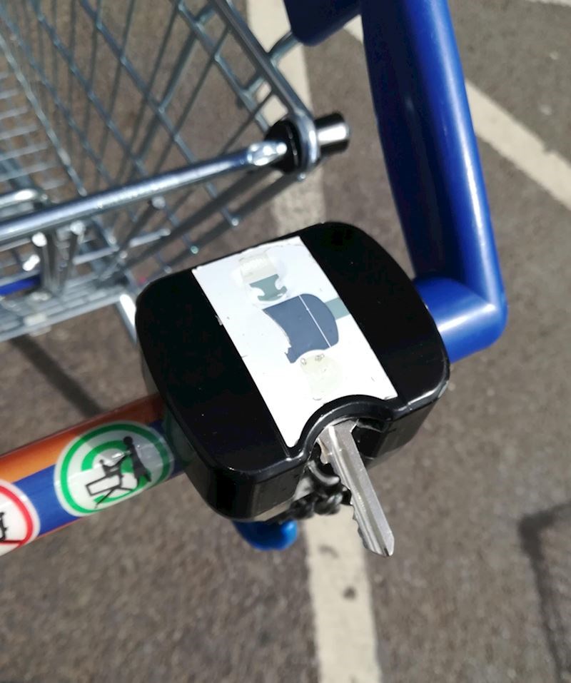 9. Ako nemate sitniš pri ruci, kolica za shopping možete otključati i pomoću glave starog ključa.