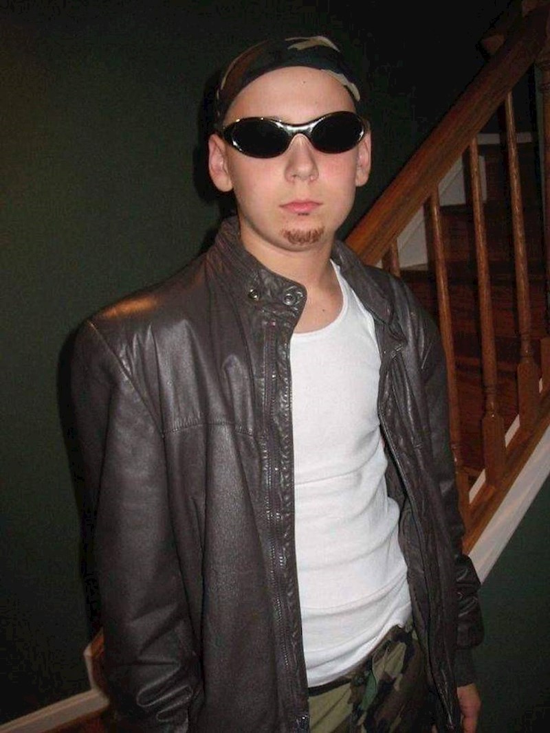 11. 15-godišnji ja, mislio sam da je ova bradica nacrtana maminom olovkom jako kul