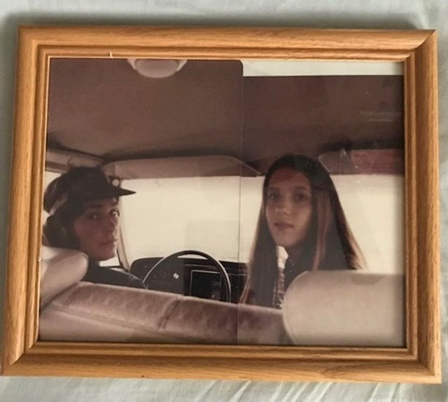 9. "Fotka mojih roditelja koja se nikada nije dogodila. Ovo su njihove dvije različite fotke koje su spojene i savršeno pašu zajedno!"