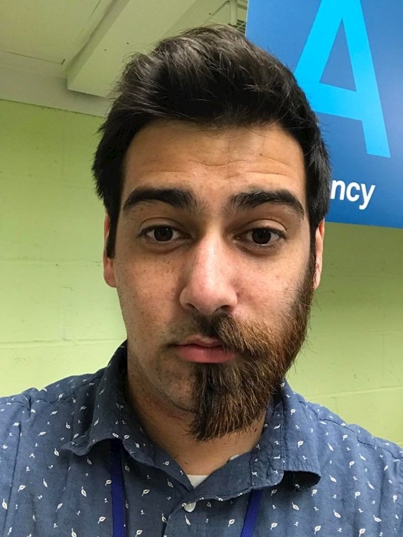 4. Radi kao profesor i rekao je klincima da će obrijati pola brade na zadnji dan škole ako svi polože njegov predmet. Odlična motivacija.