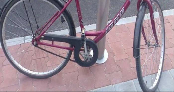 Nećete moći vjerovati kad vidite kako je ovaj genijalac vezao bicikl