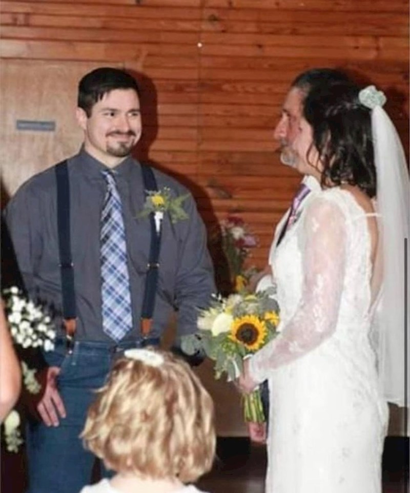 16. Ono kad mladenka i njezin otac tijekom ceremonije vjenčanja postanu jedno😆