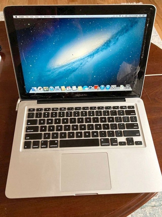 12. Netko je bacio MacBook koji radi!