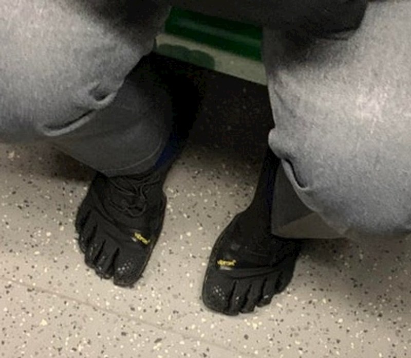 12. Cipele koje se definitivno ističu u gomili