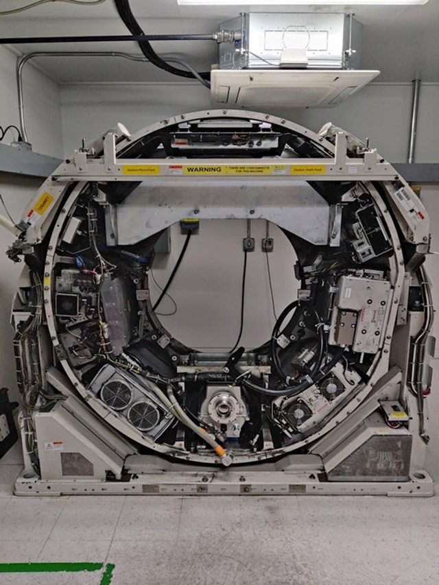 7. Ovako izgleda CT uređaj bez zaštitne plastike