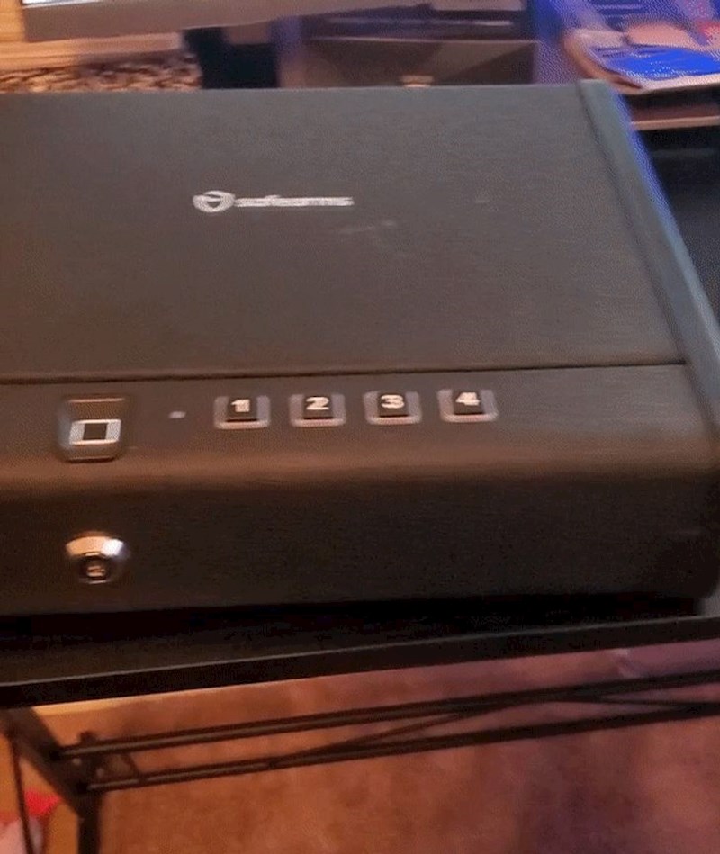 12. Platio sam 100 dolara ovaj sef...