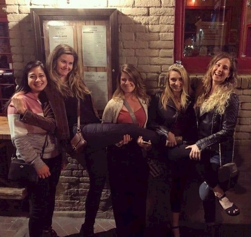 7. Djevojka koja ima jaaako, jako dugu nogu.