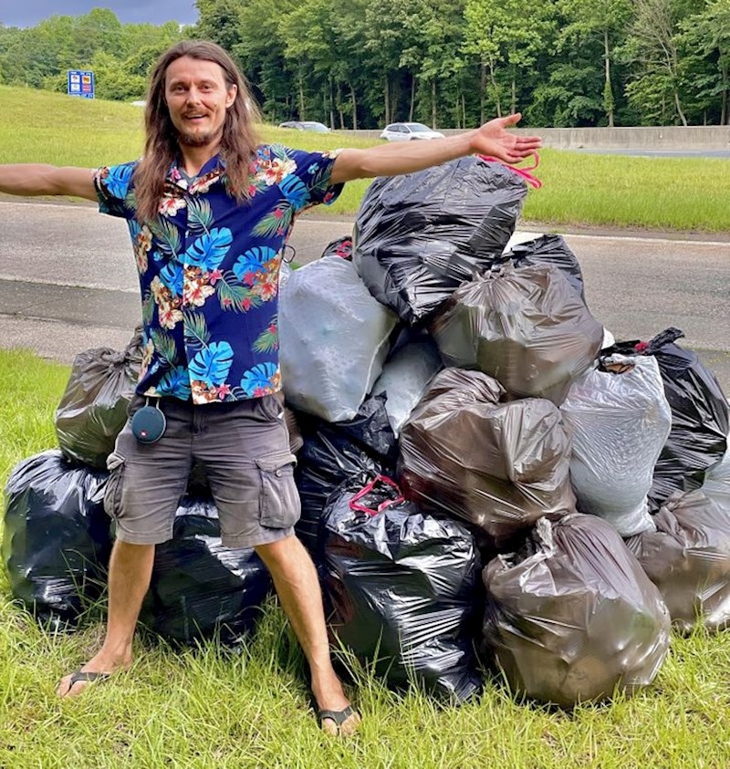 2. "Moj frend i ja očistili smo hrpu smeća. I to na svoje slobodne dane!"