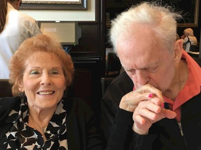 8. "Moj tata koji ima Alzheimerovu bolest ljubi moju pomajku."