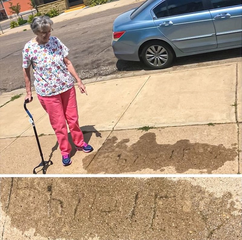 16. "Moja baka upisala je svoje ime u svježi asfalt davne 1945. Oboje su i dalje tu!"😄