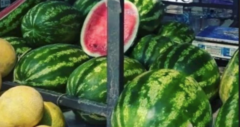 Prodavač je duhovitom porukom opisao slatkoću svojih lubenica i nasmijao cijelu tržnicu