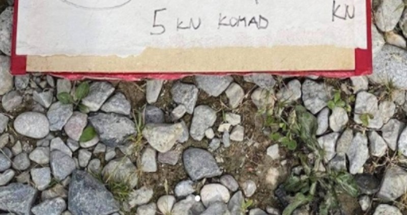 Prodavači s Hrelića vole pisati zagonetke za kupce, od ovog natpisa zaboljet će vas mozak