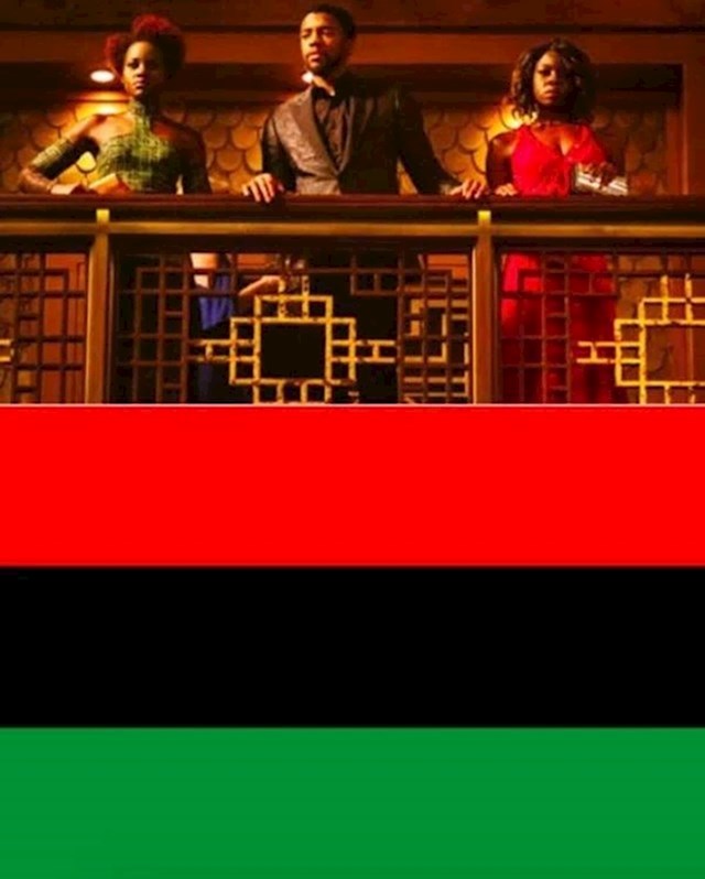 6. Tijekom casino scene u Crnoj Panteri, moda ima vrlo specifično značenje. Crvena, crna i zelena boja su boje Pan-afričke zastave.