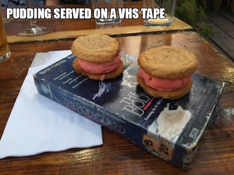 2. Puding poslužen na VHS kaseti