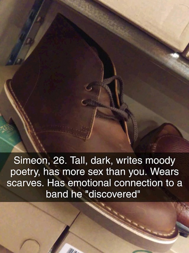 1. Simeon (26), visok, mršav, piše ćudljivu poeziju, ima češće seksualne odnose nego vi. Ima emocionalnu poveznicu s bendom koji je "otkrio".