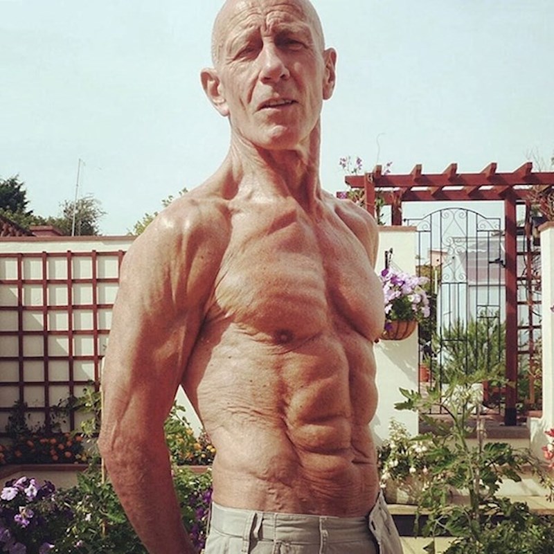 7. Moj djed ima 75 godina i izgleda bolje od većine dečkiju mojih godina.