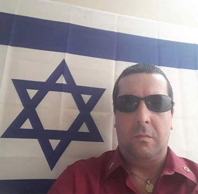 17. Sandler sa židovskom zastavom