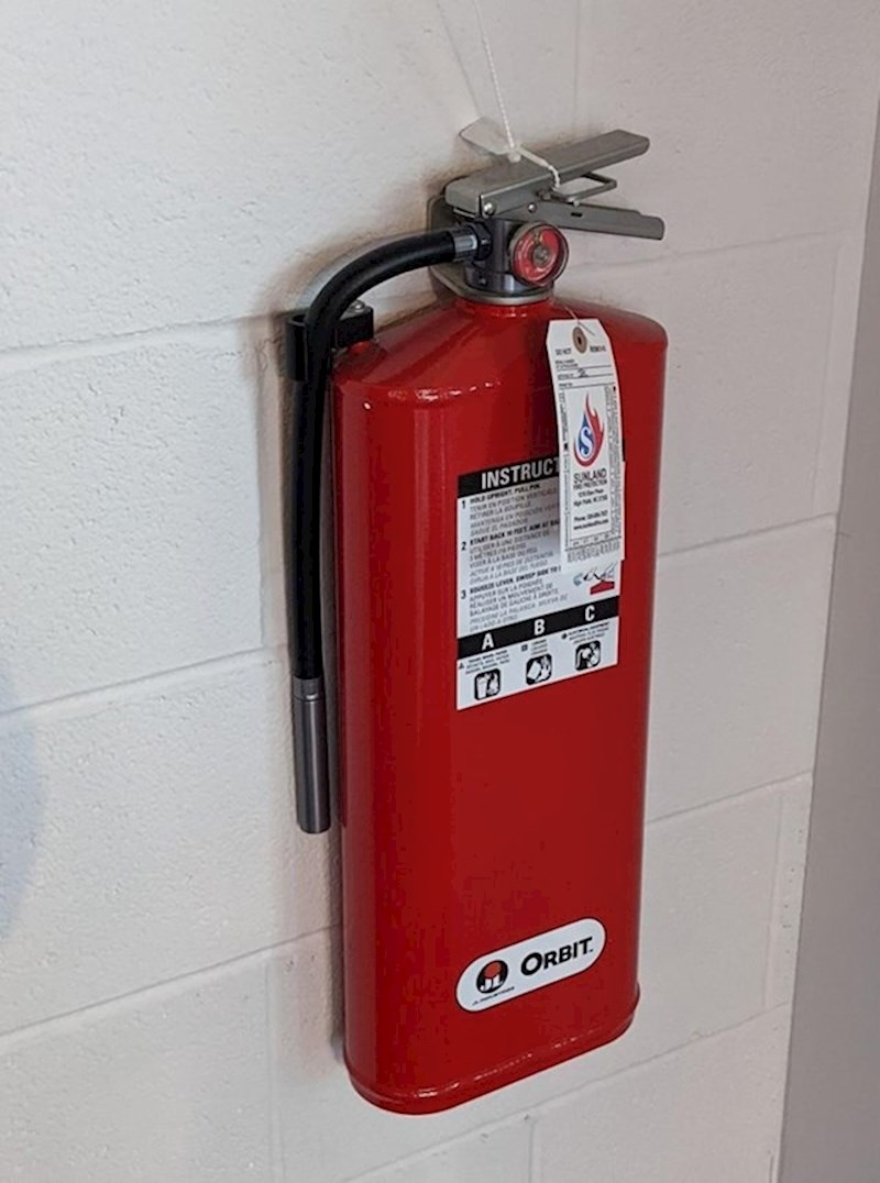 11. Ravni protupožarni aparat.