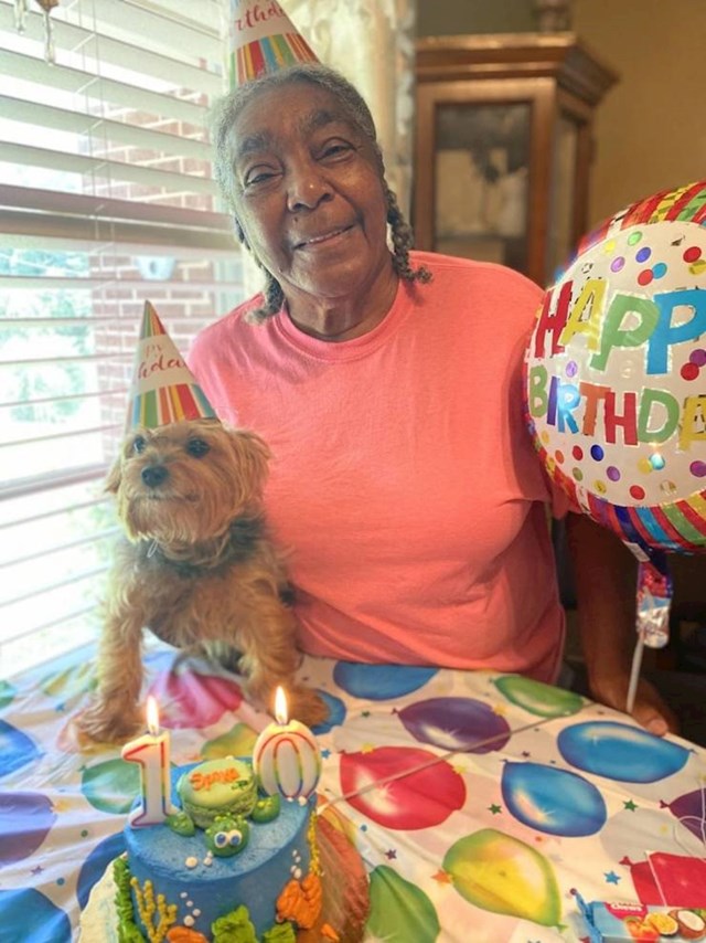 20. "Moja baka organizirala je proslavu 10. rođendana za svoga psa."