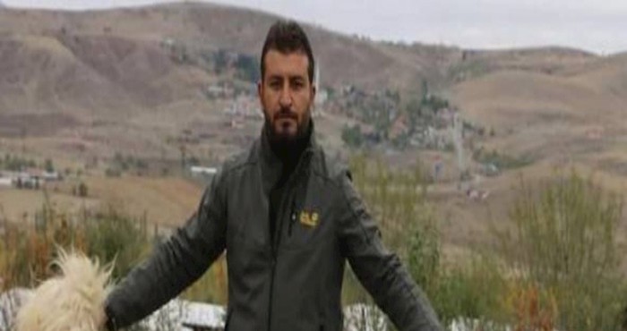 Čovjek je usporedio veličine dvije životinje od kojih bi jedna trebala biti puno veća