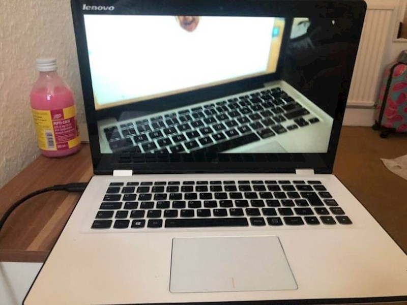 18. Pauzirao sam video, otišao na wc i totalno ufilmao da mi je netko zalijepio ogledalo na ekran laptopa