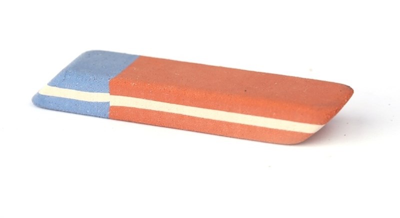 20. Legenda kaže da plavi dio može izbrisati kemijsku olovku.