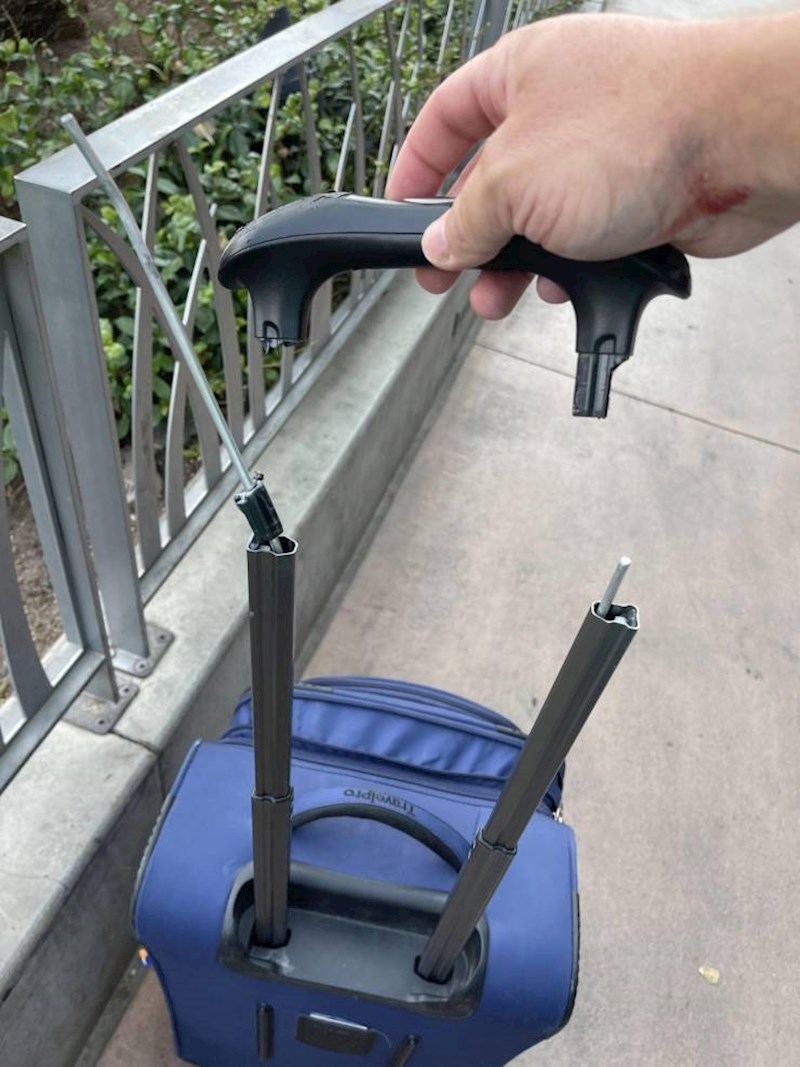 1. Kad ti se ovo dogodi par minuta prije nego kreneš na putovanje, znaš da nije dobro 😩