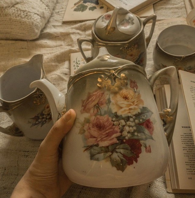 Set posuđa iz 1920-ih.