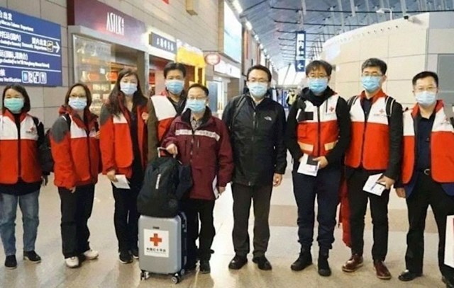 17. Liječnici iz Kine koji nakon što su ondje uspješno stavili bolest pod kontrolu, dolaze pomoći u Italiju.