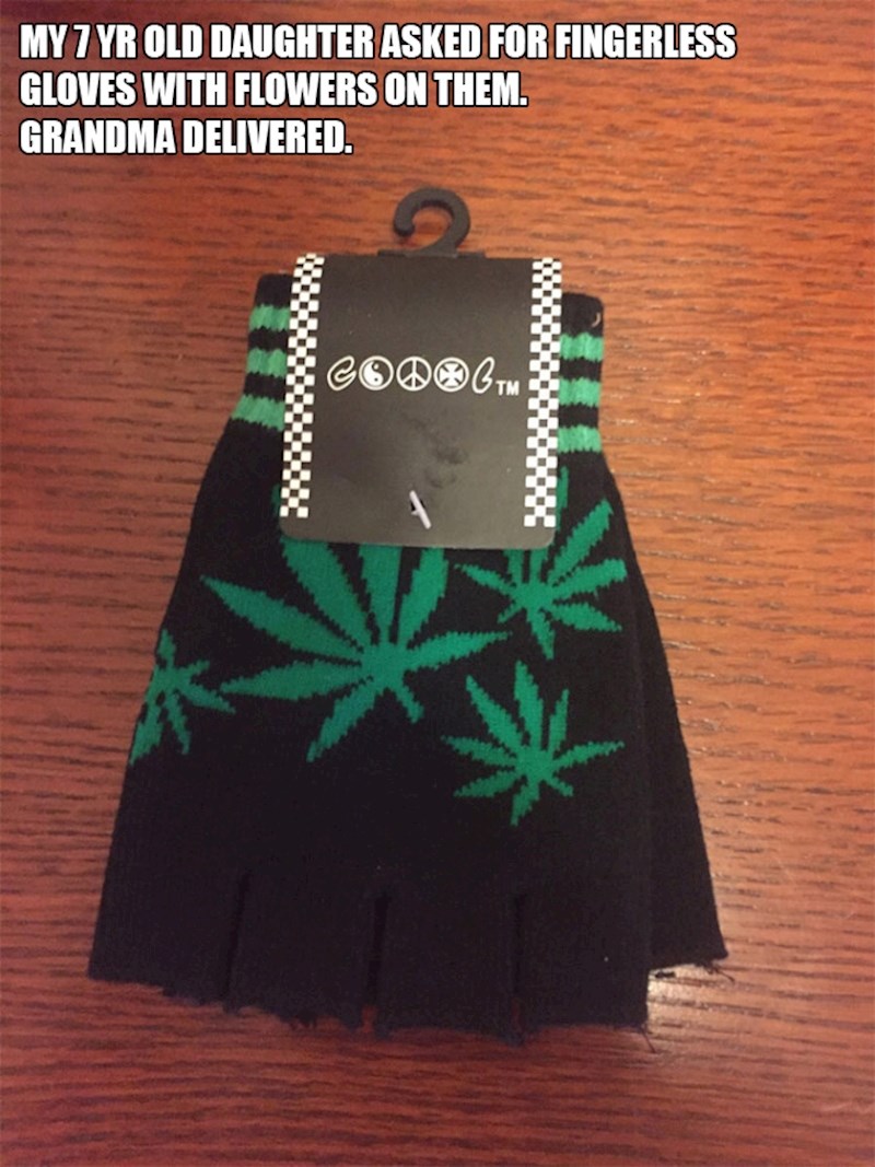 9. Moja 7-godišnja kćer tažila je rukavice bez prstiju sa cvjetnim uzorkom. Baka je isporučila ovo.