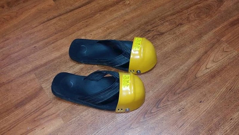 11. Ajde, barem su prsti sigurni.